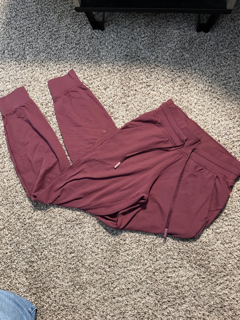 Maroon lululemon ready to rulu jogger